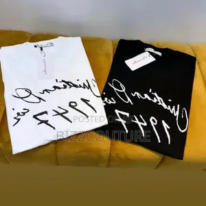 Original CHRISTIAN Dior T-Shirts Available in Store