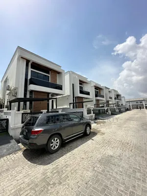 4bdrm Duplex in Orchid Road, Chevron for sale