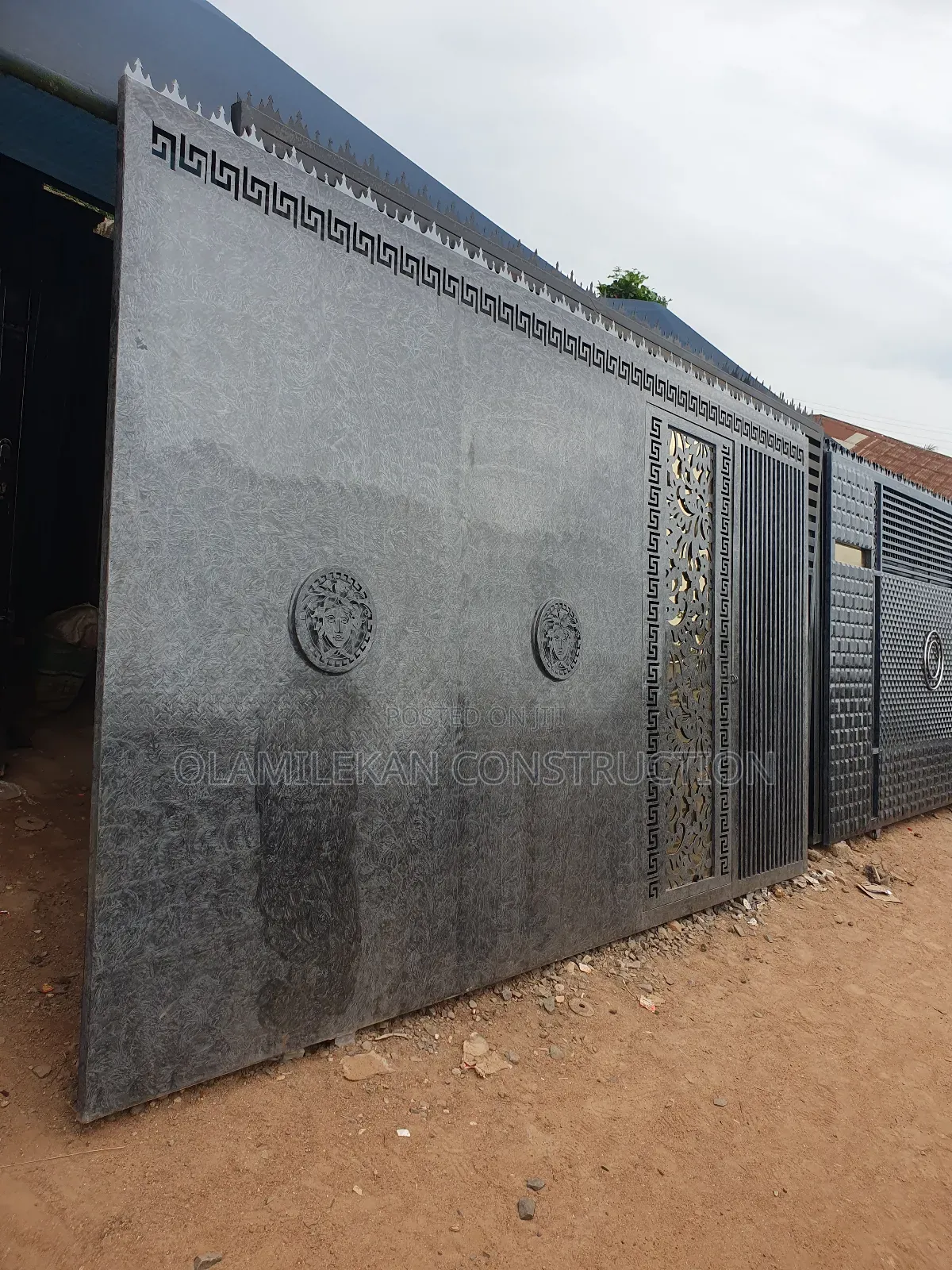 Design Sliding Gate