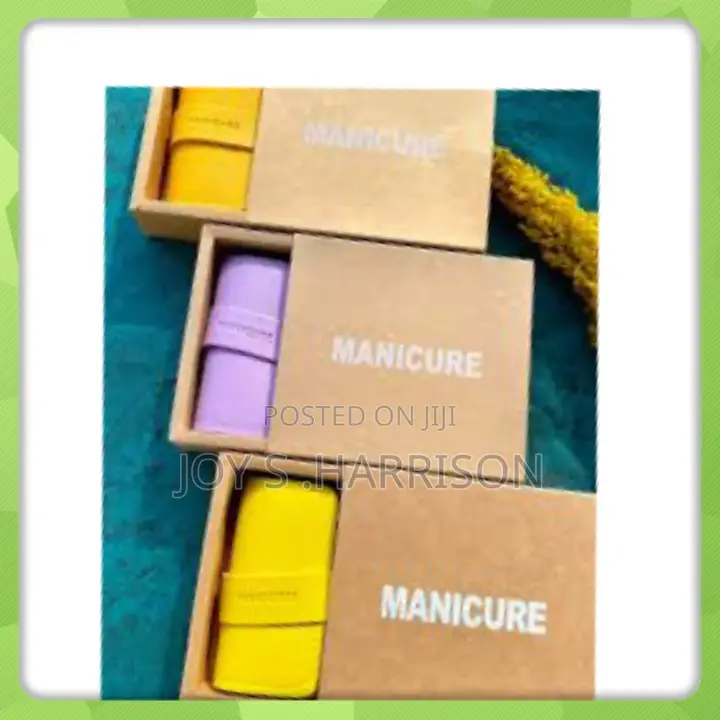 Manicure Kits 16 Pieces in One Packet for Spa Use