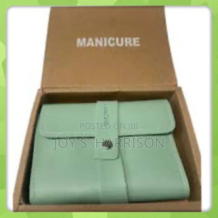 Manicure Kits 16 Pieces in One Packet for Spa Use