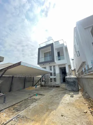 5bdrm Duplex in Ikota for sale
