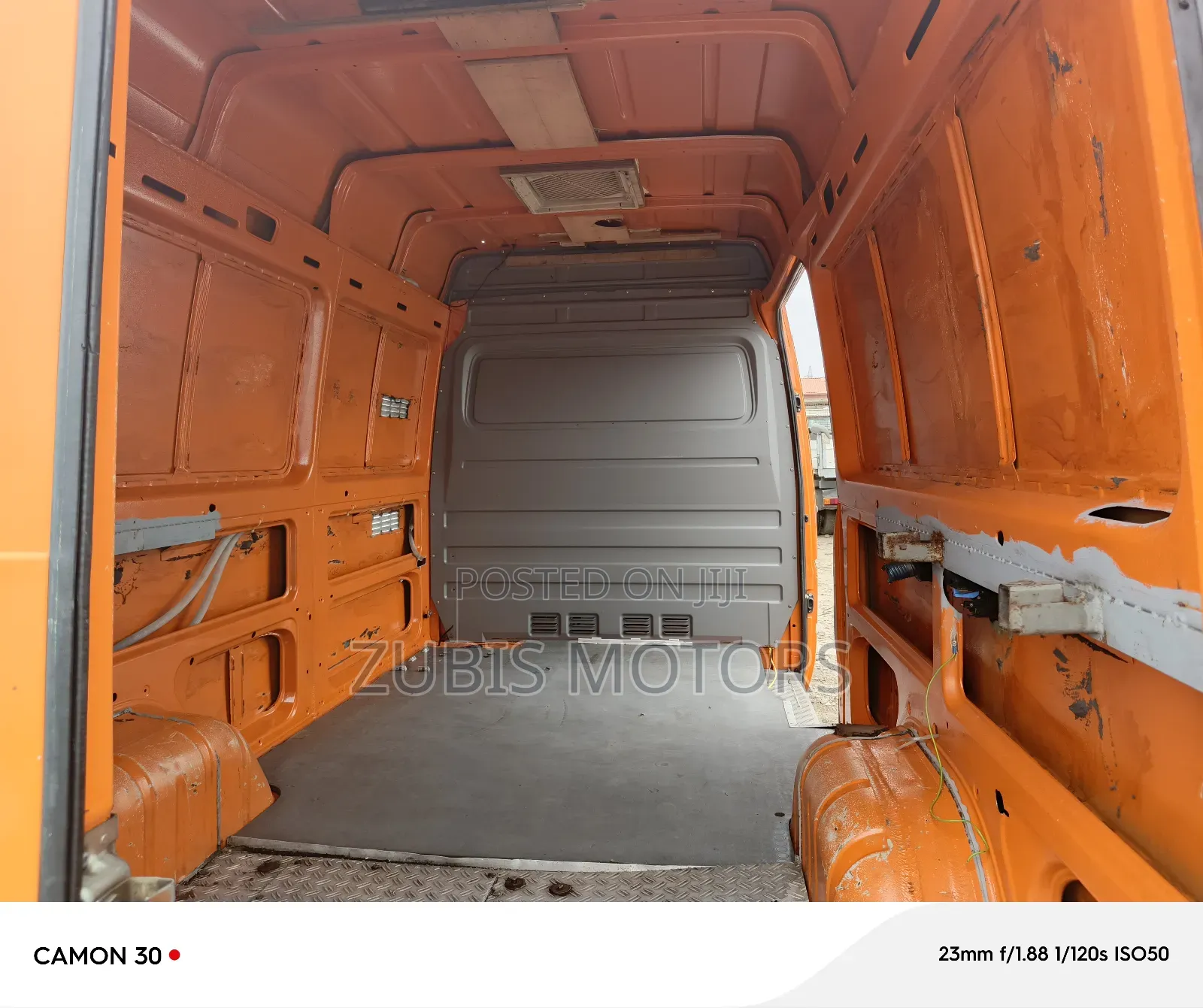 Volkswagen LT 2000 Orange