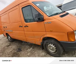 Volkswagen LT 2000 Orange