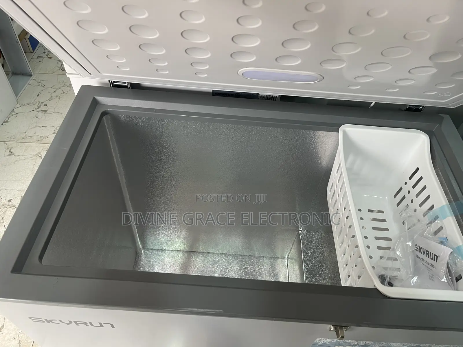 200 Litres Skyrun Chest Freezer