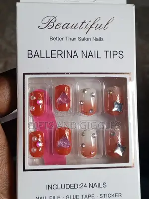 Press on Nails (Short)