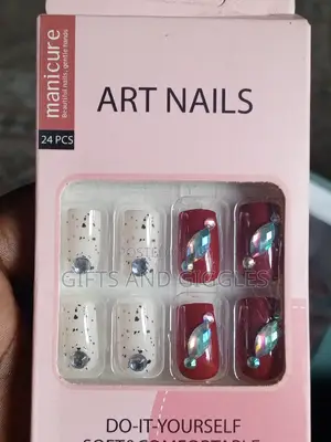 Press on Nails (Short)