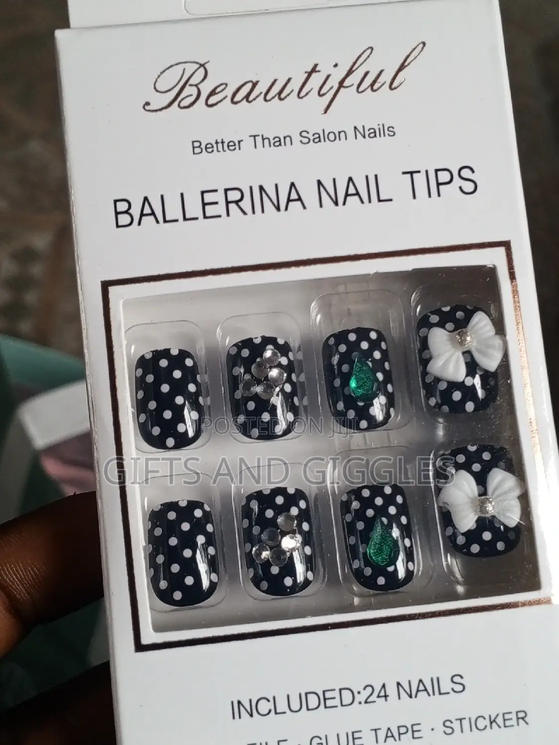 Press on Nails (Short)