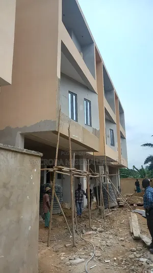 4bdrm Duplex in Adeniyi Jones for rent