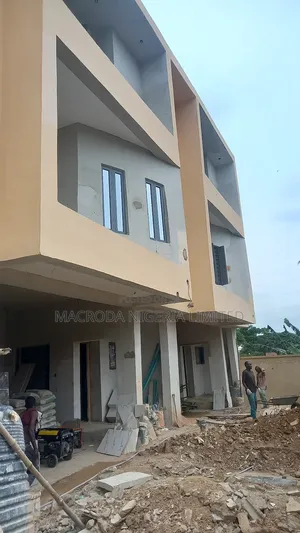 4bdrm Duplex in Adeniyi Jones for rent