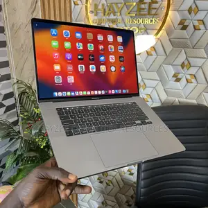 Laptop Apple MacBook Pro 2019 16GB Intel Core I7 SSD 512GB