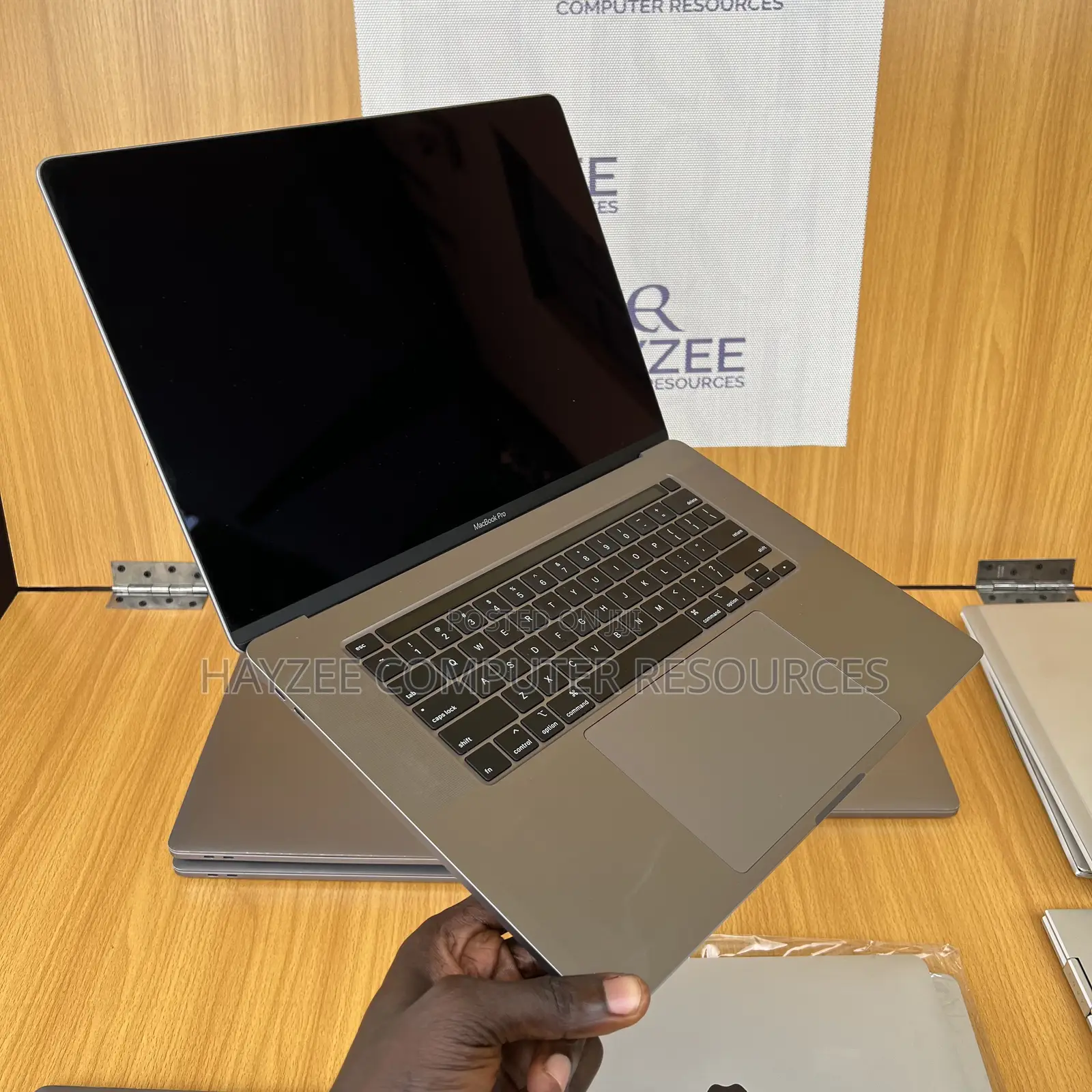 Laptop Apple MacBook Pro 2019 16GB Intel Core I7 SSD 512GB