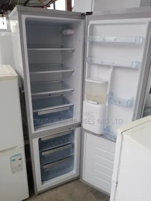 Samsung Double Door Fridge and Freezer With Dispenser