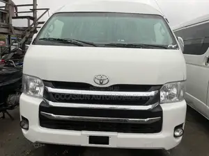 Toyota HiAce 2017 White