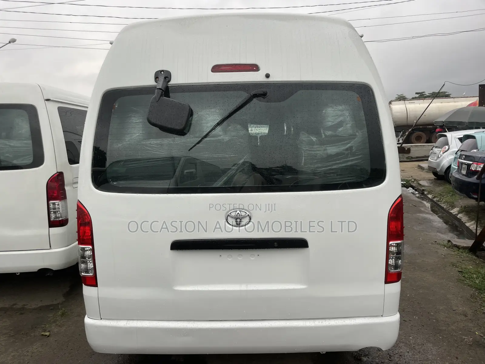 Toyota HiAce 2017 White