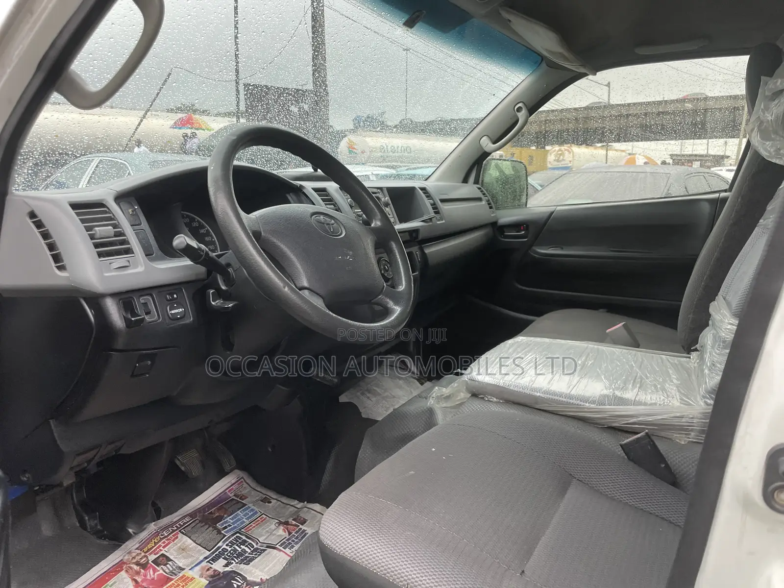 Toyota HiAce 2017 White