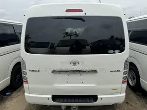 Toyota HiAce 2015 White