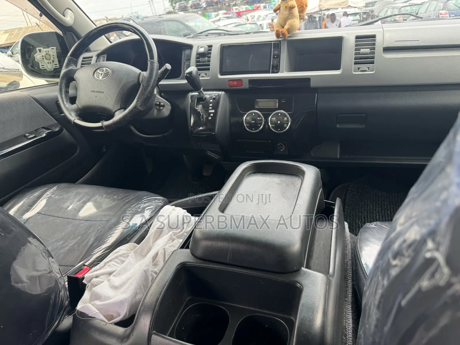 Toyota HiAce 2015 White