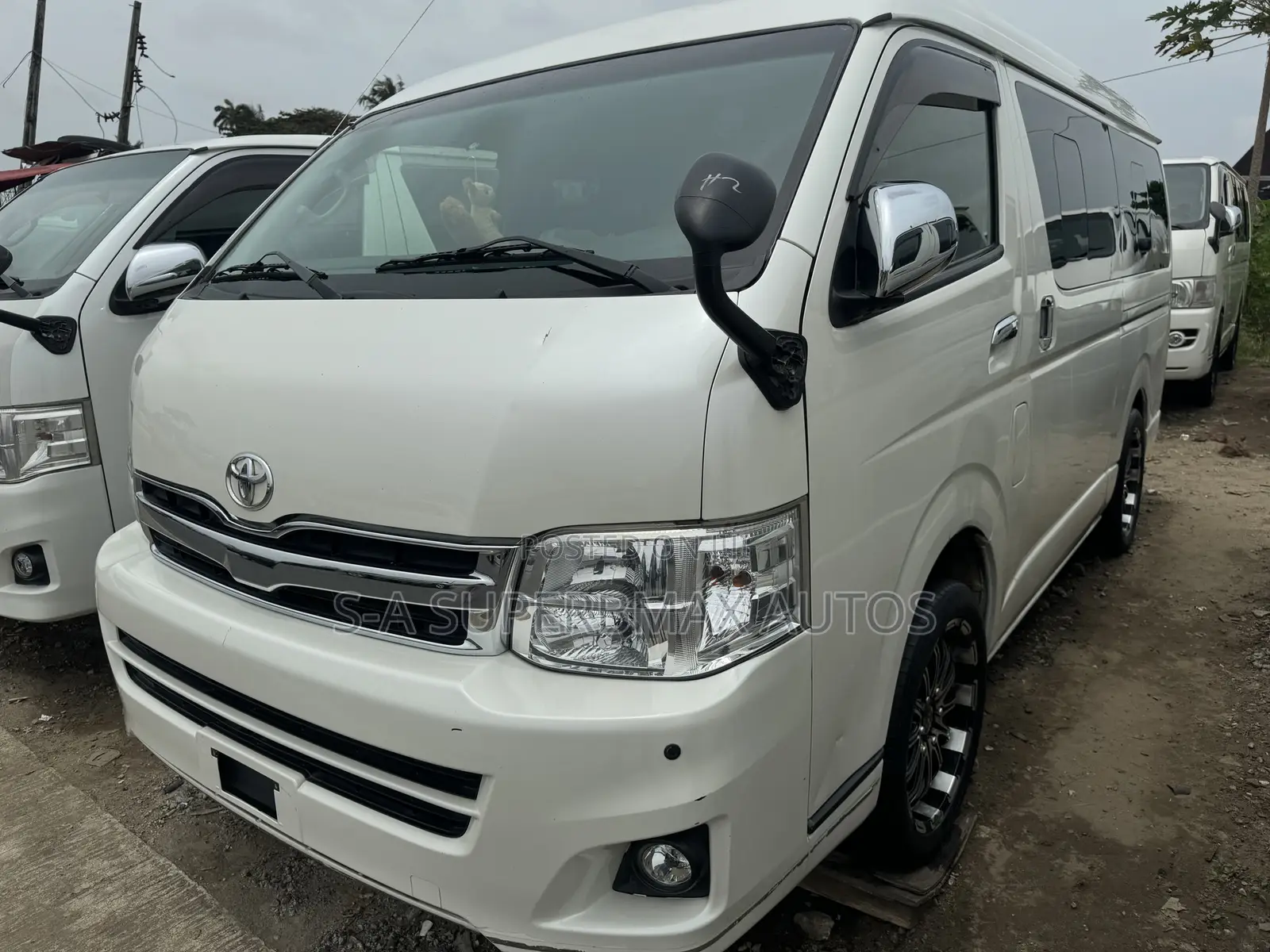 Toyota HiAce 2015 White