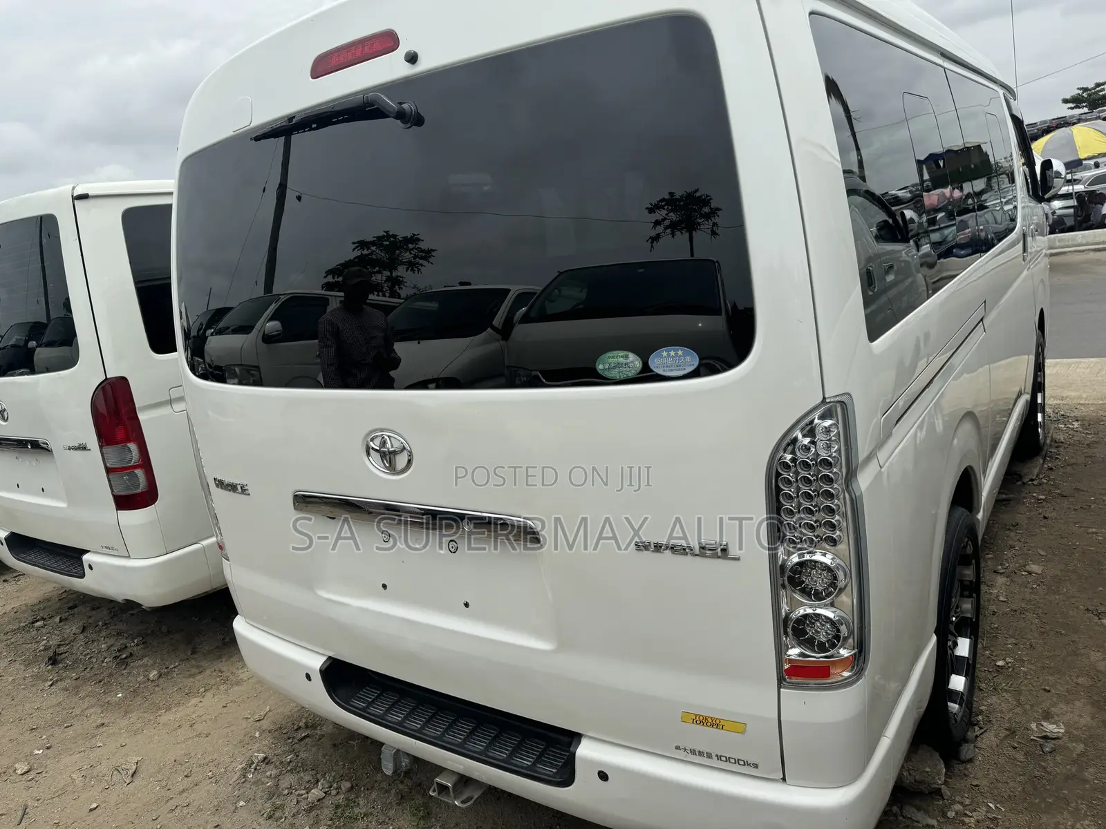Toyota HiAce 2015 White