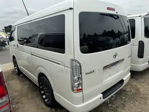 Toyota HiAce 2015 White
