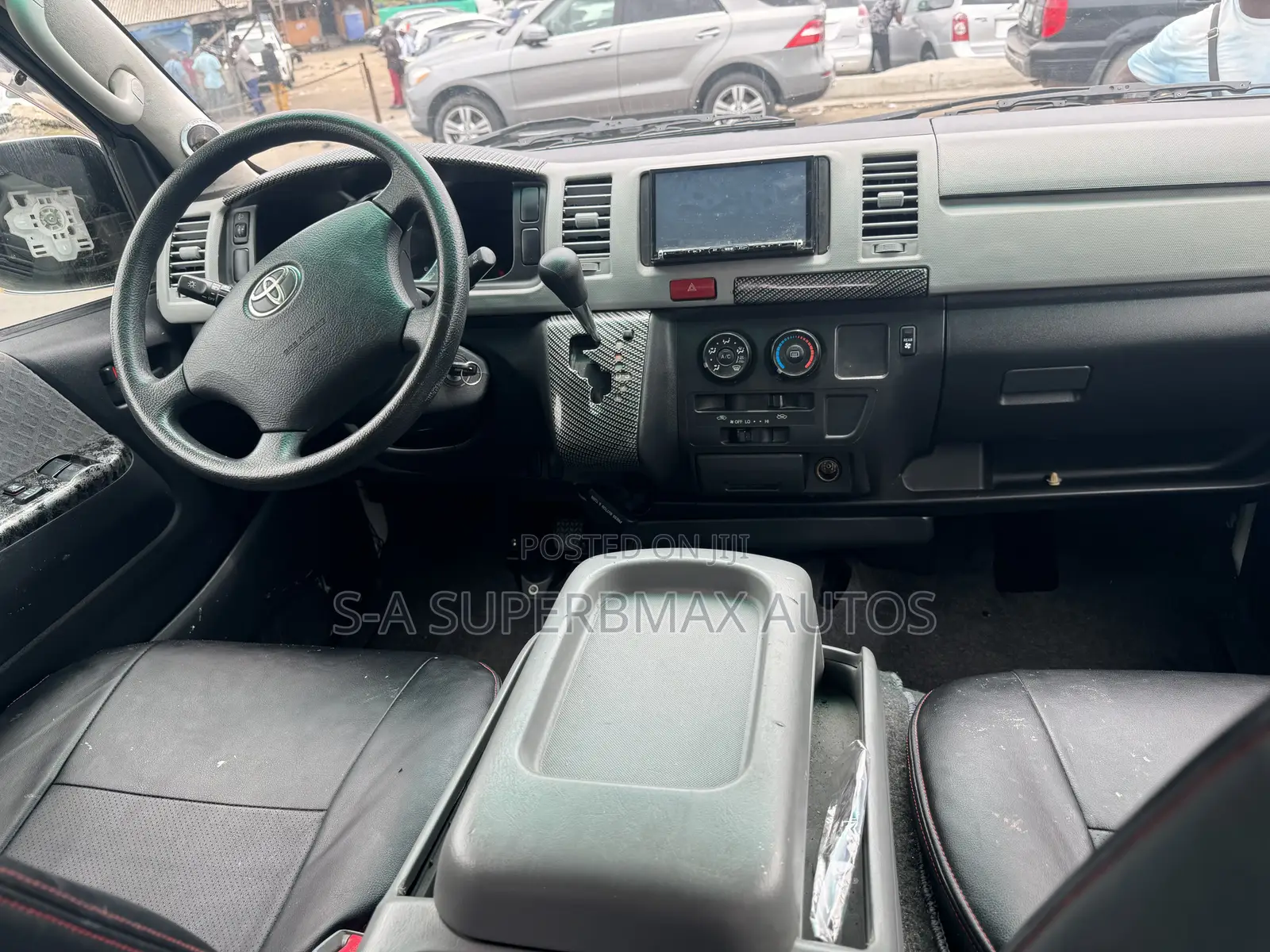 Toyota HiAce 2015 White