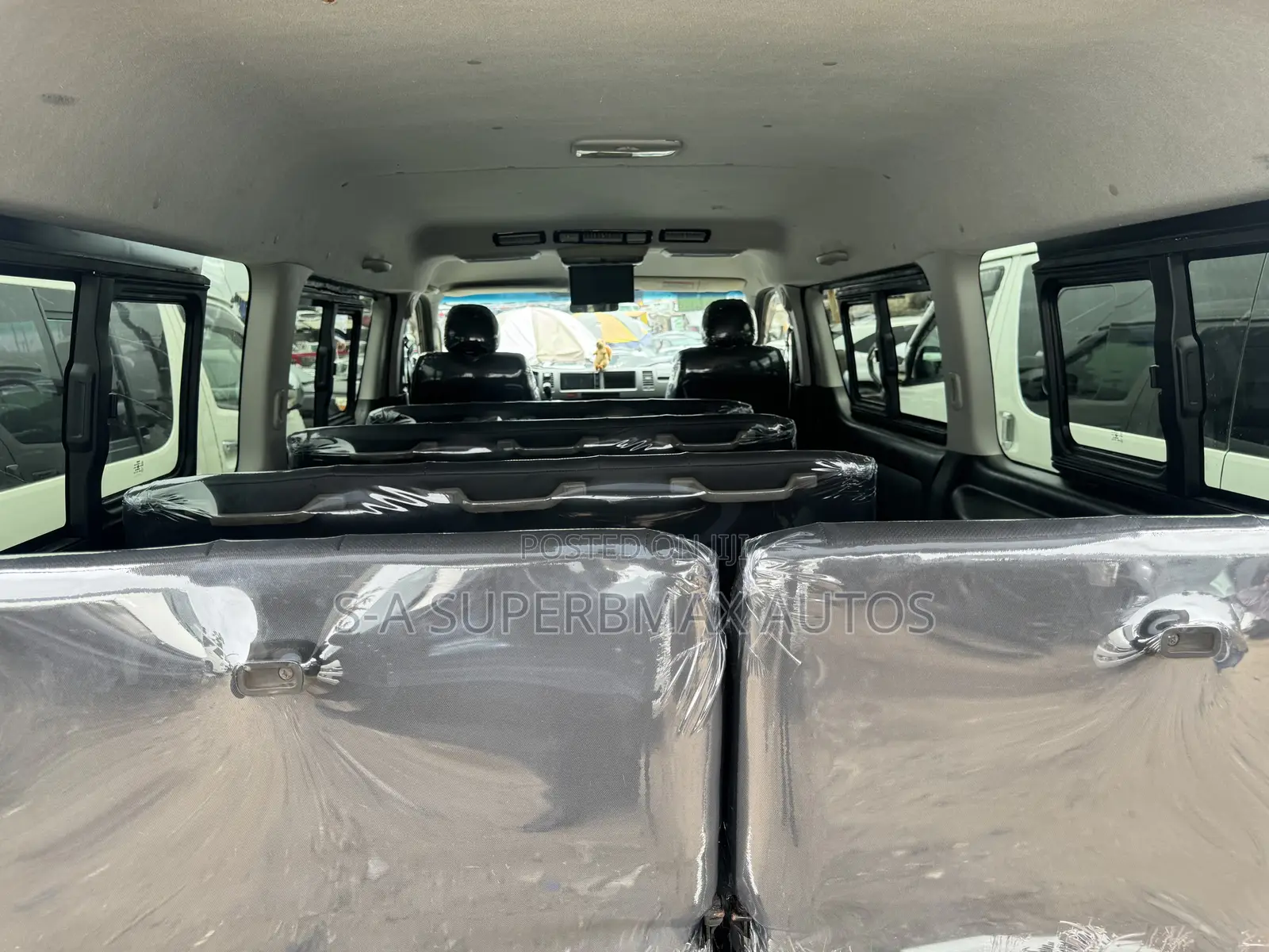 Toyota HiAce 2015 White