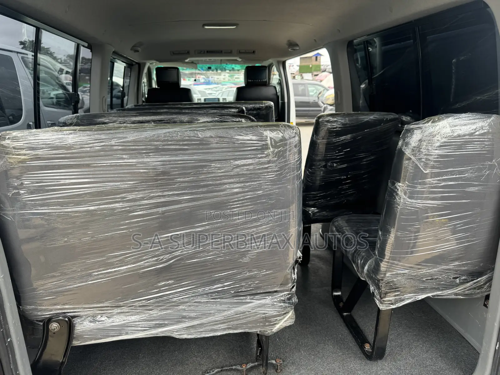 Toyota HiAce 2015 White