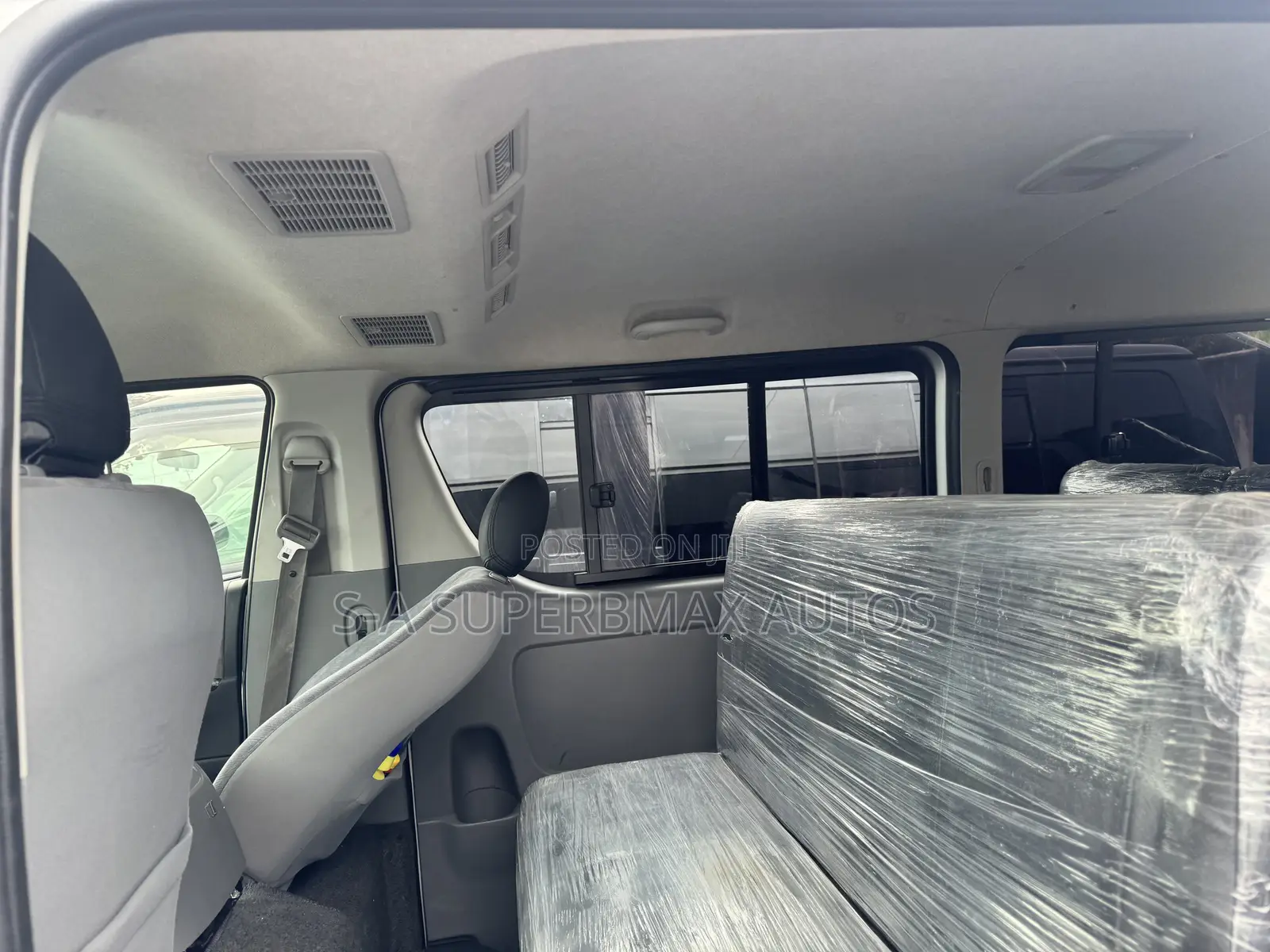 Toyota HiAce 2010 Silver