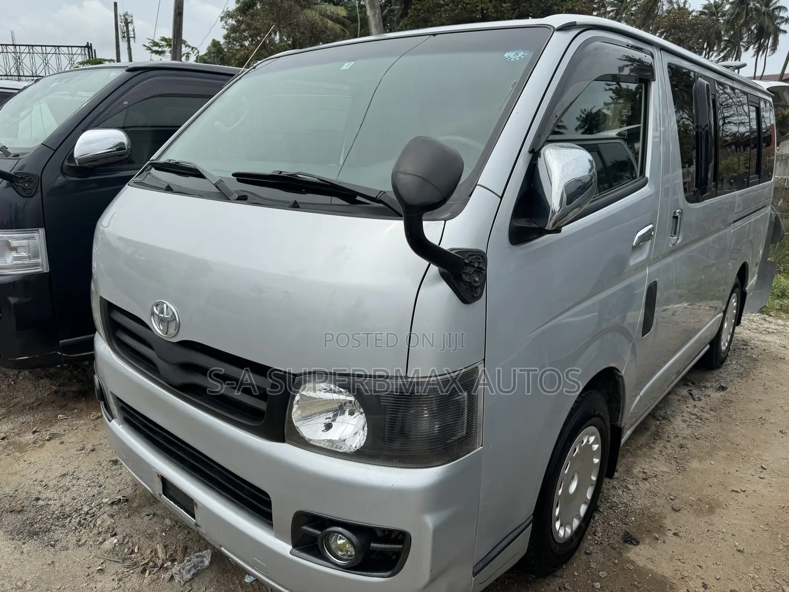 Toyota HiAce 2010 Silver