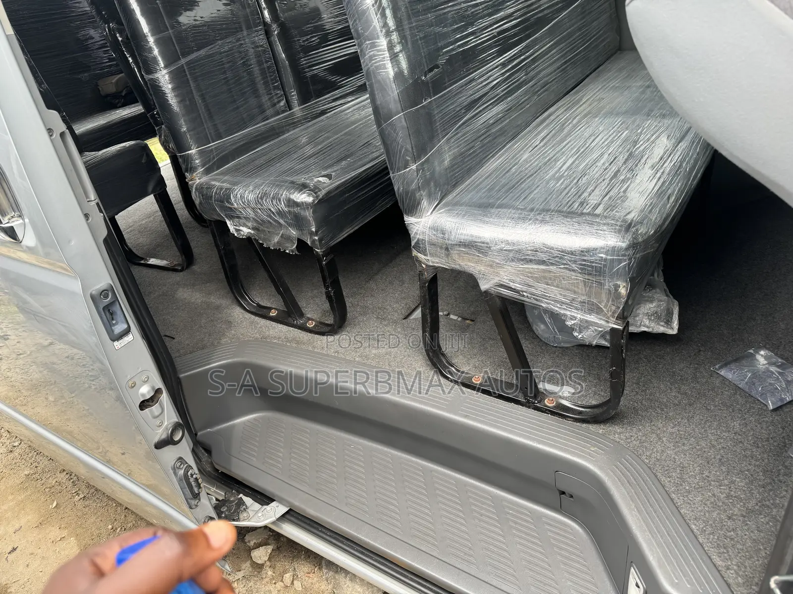 Toyota HiAce 2010 Silver