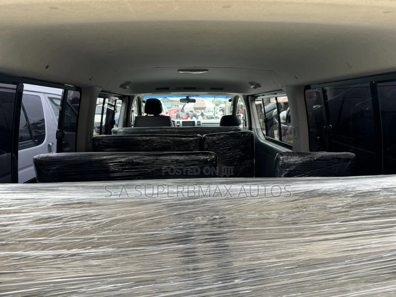 Toyota HiAce 2010 Silver