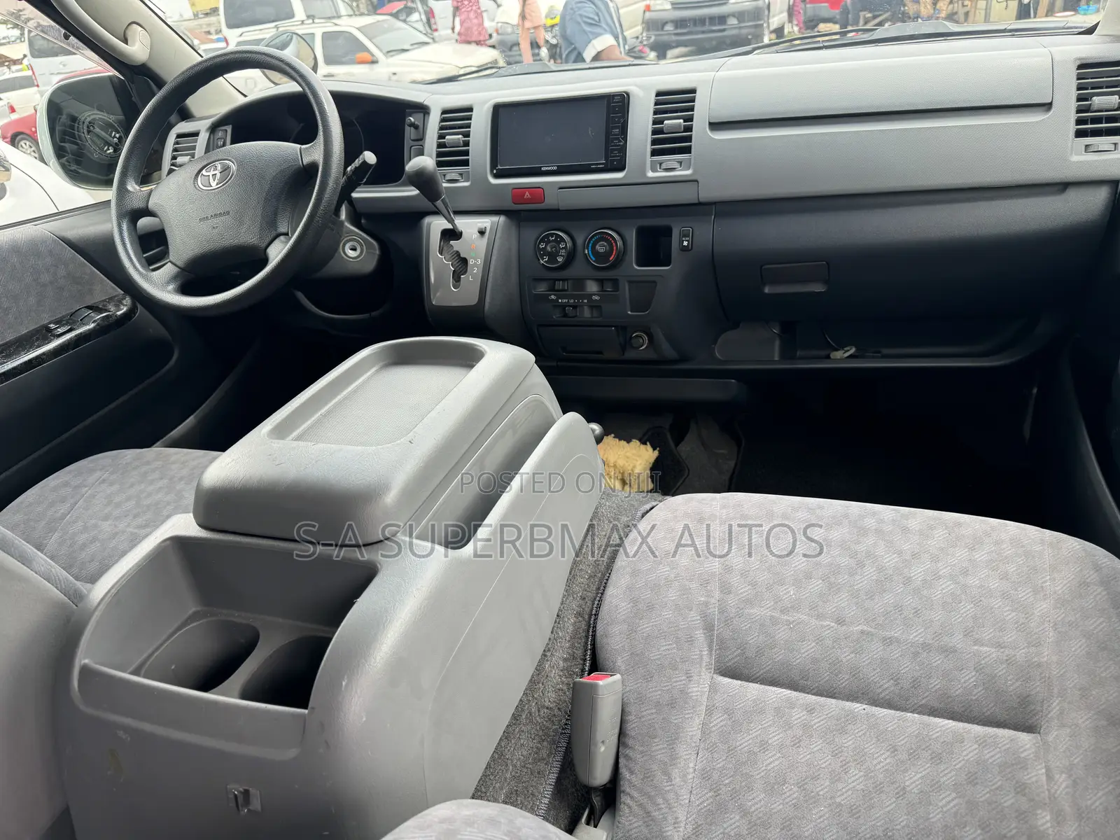 Toyota HiAce 2010 Silver