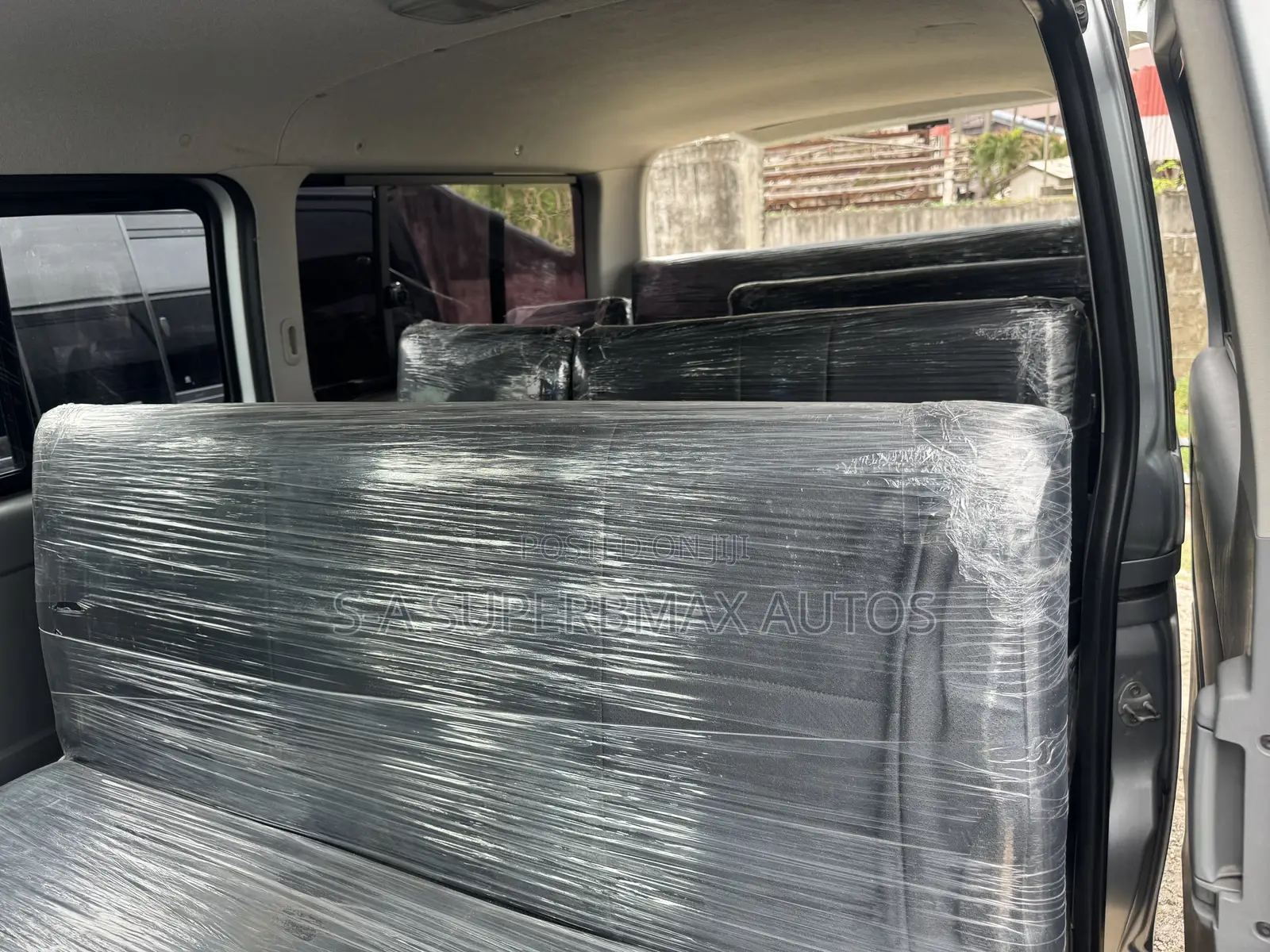 Toyota HiAce 2010 Silver