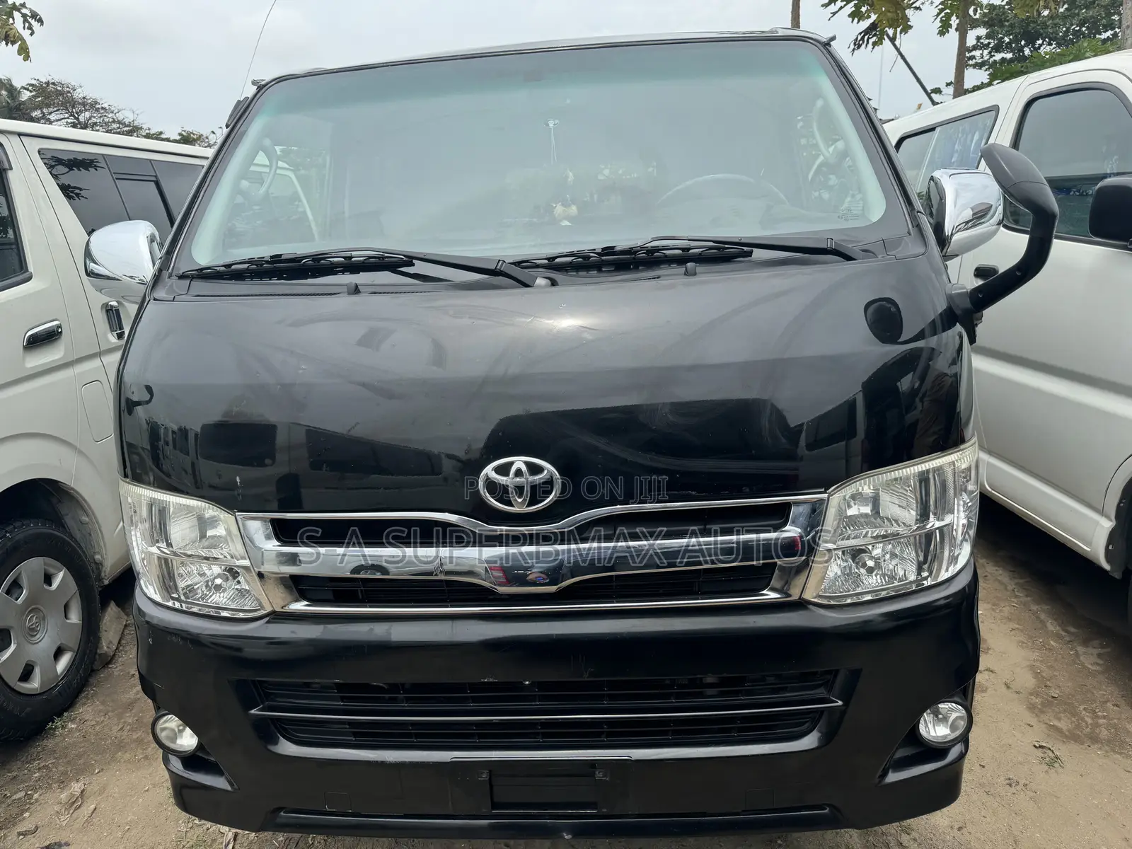 Toyota HiAce 2013 Black