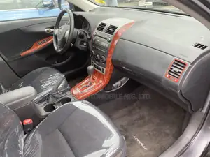 Toyota Corolla 2010 Gray