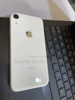 Apple iPhone XR 64 GB White