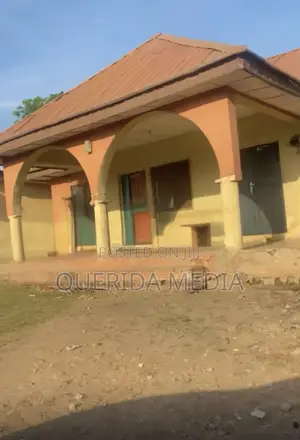10bdrm Bungalow in Makurdi for sale