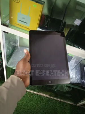 Apple iPad Air 32 GB Gray