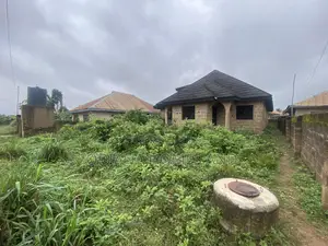 5bdrm Bungalow in Egbodi, Apata for sale