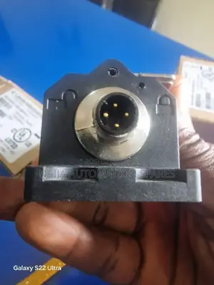 Leuze Inductive Sensor | Iss 244pp.1/44-20e-S12
