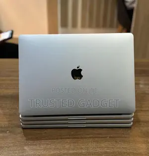 Laptop Apple MacBook Pro 2020 8GB Intel Core I5 SSD 256GB