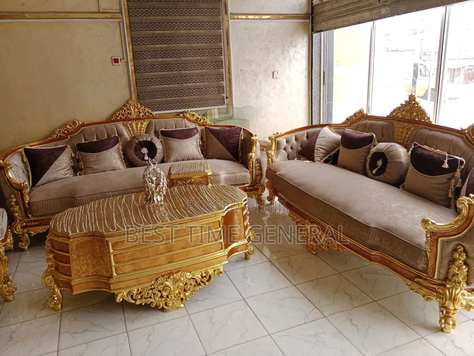 Exclusive Classical High Quality Sofa