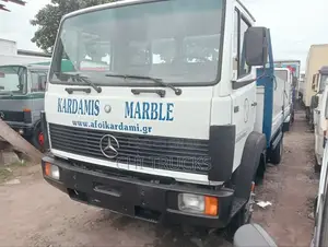 Mercedes Benz 814 Mini Truck 2002