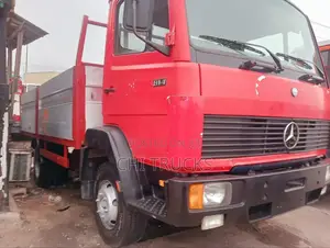 Mercedes Benz 814 Block Industries Truck