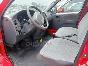 Toyota HiAce 2005 Red