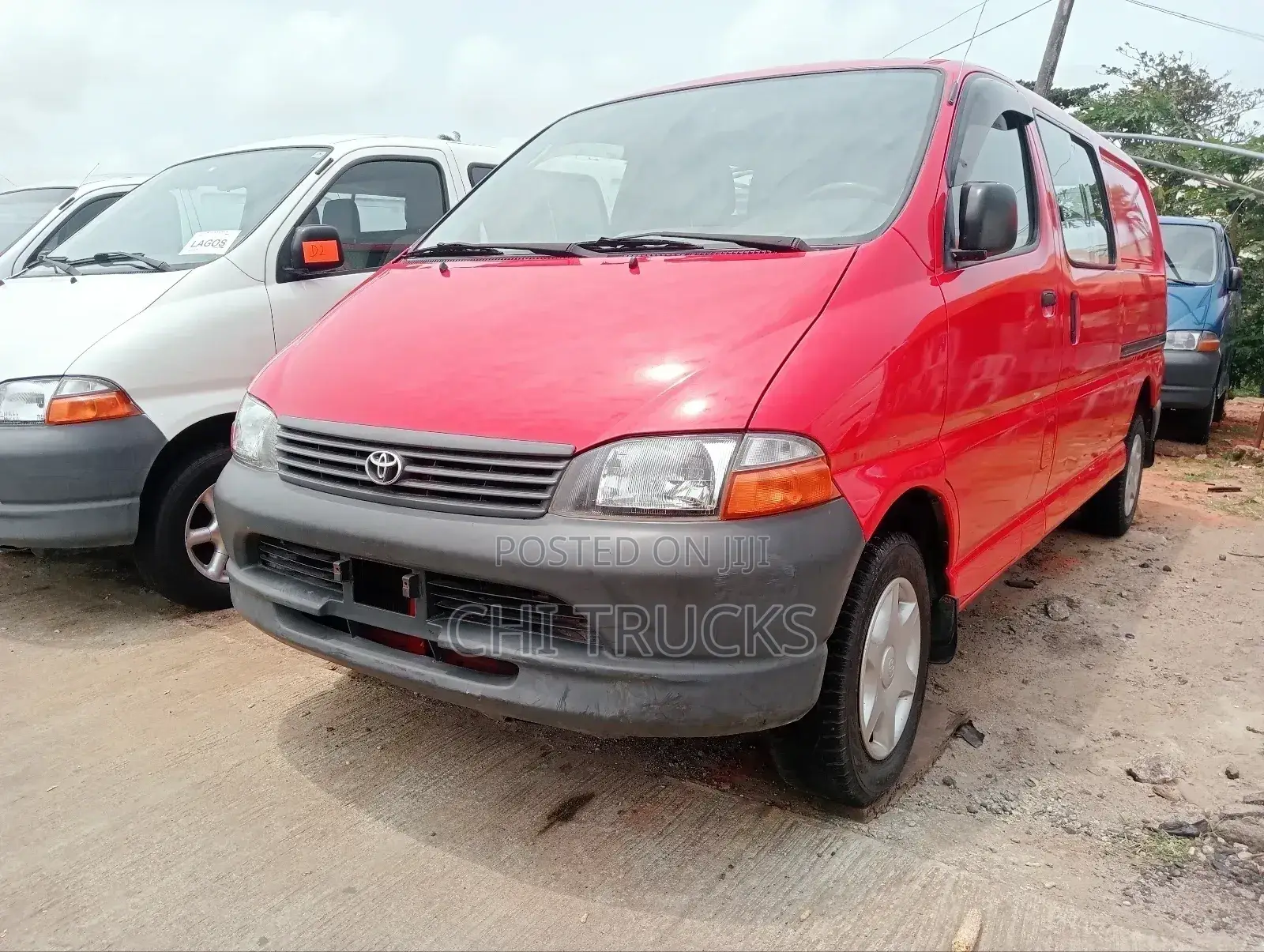 Toyota HiAce 2005 Red