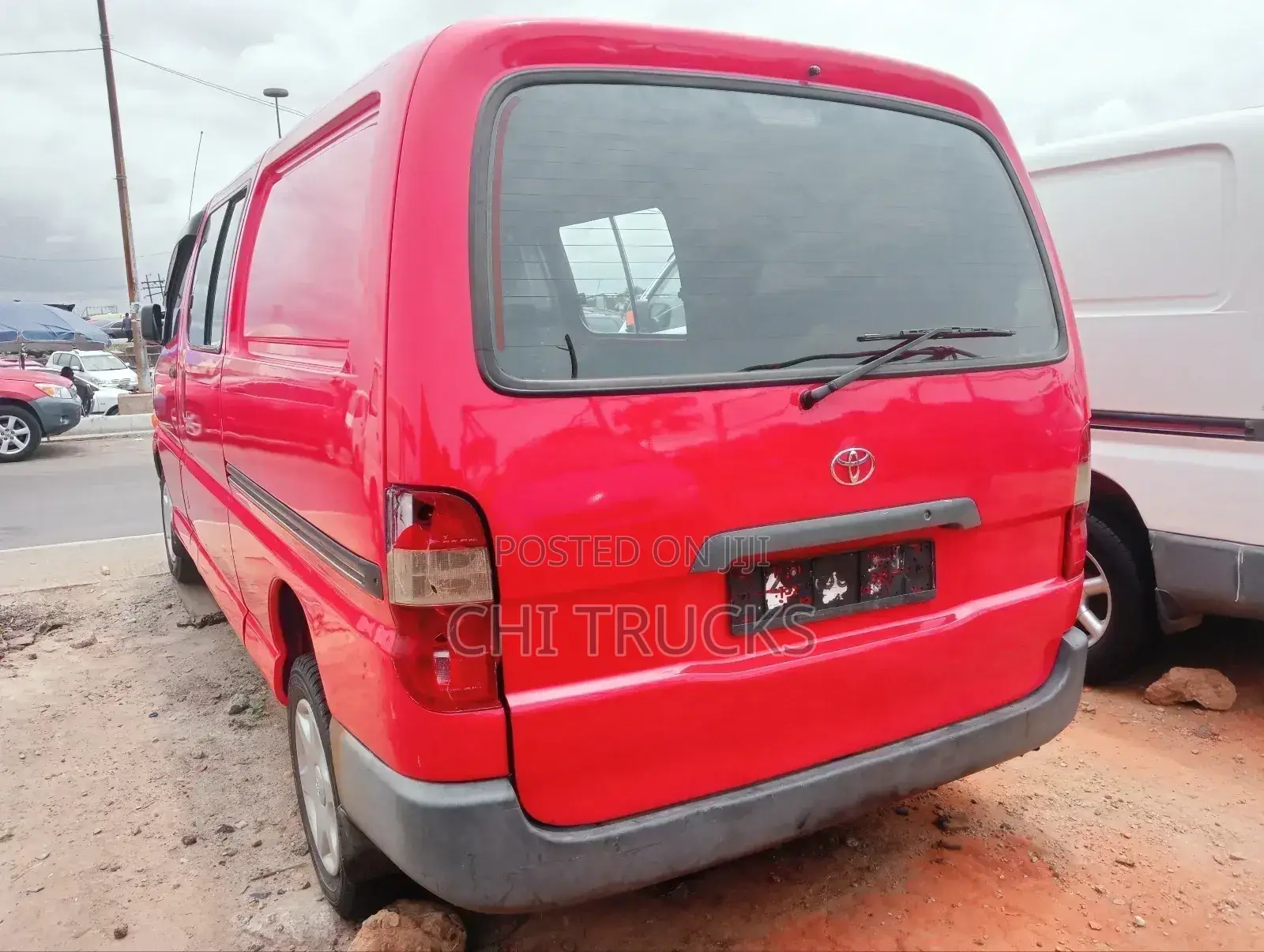 Toyota HiAce 2005 Red