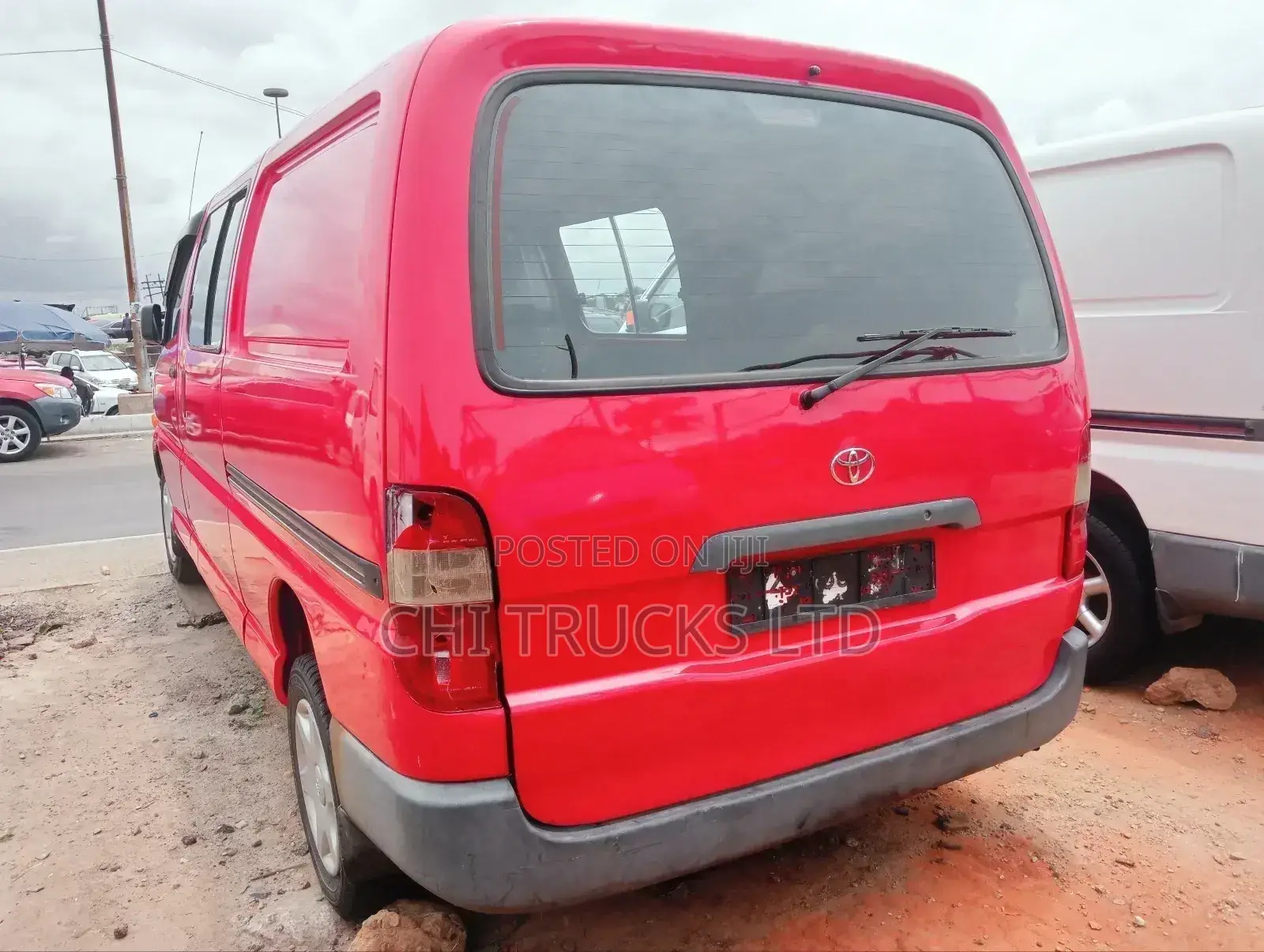 Toyota HiAce 2005 Red