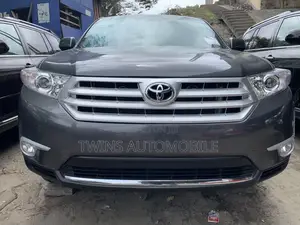 Toyota Highlander Limited 3.5l 4WD 2013 Gray
